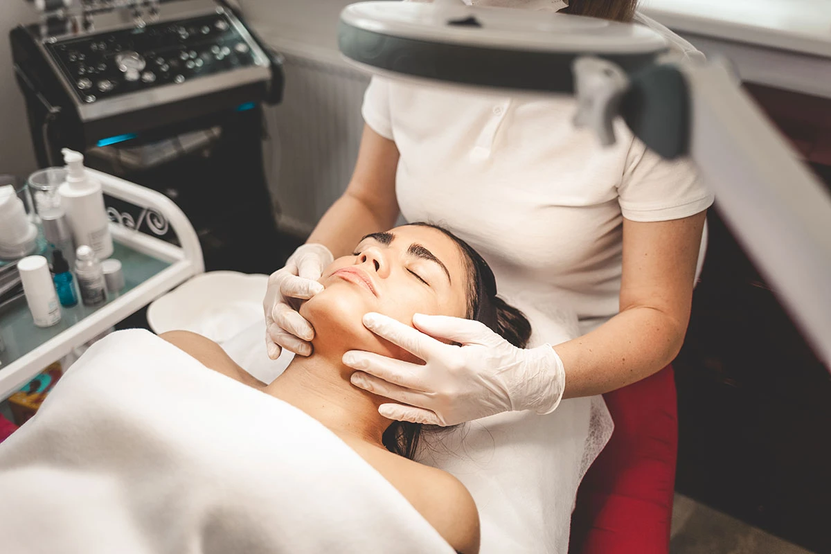 Snížení pigmentace a vyrovnání tónu pleti